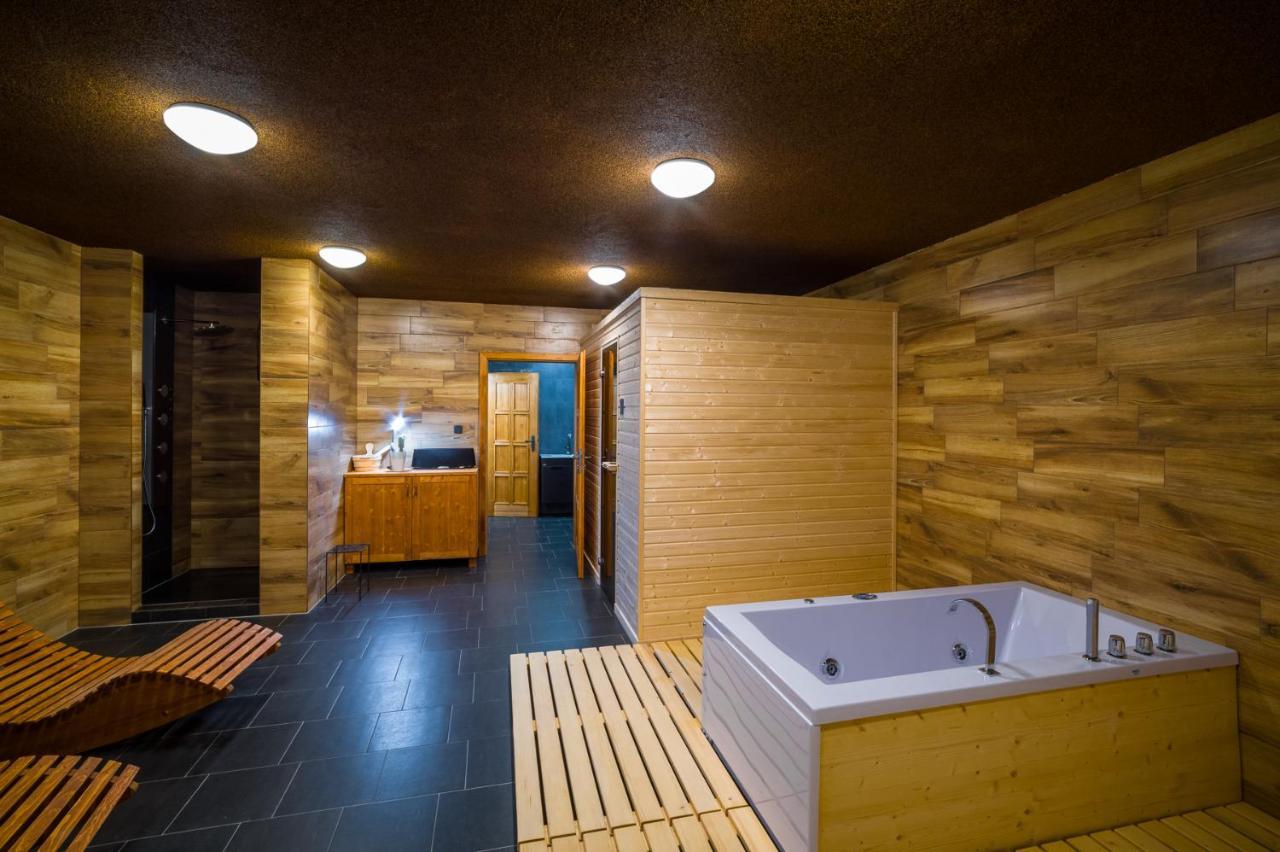 Ranch Jestrebice Hotel Hermanicky ภายนอก รูปภาพ