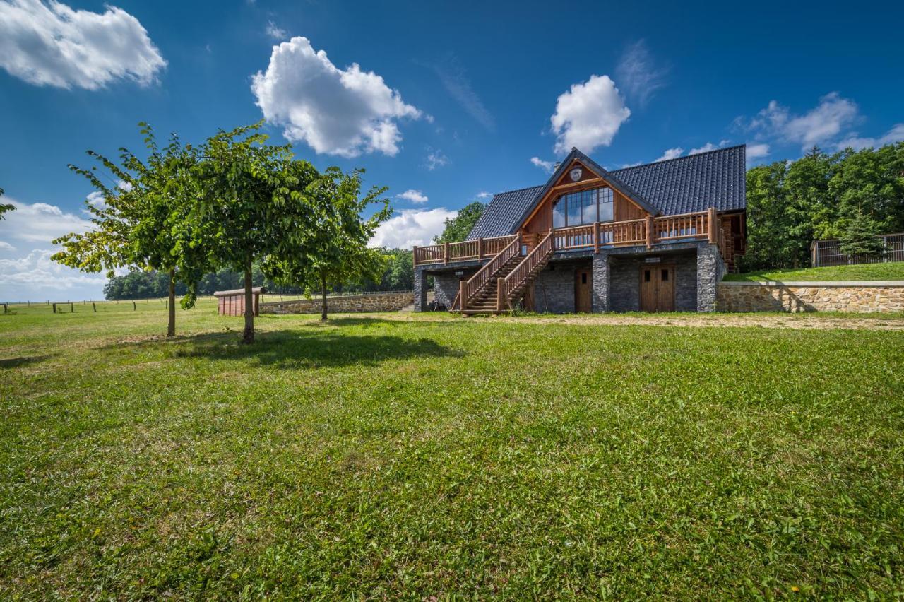 Ranch Jestrebice Hotel Hermanicky ภายนอก รูปภาพ
