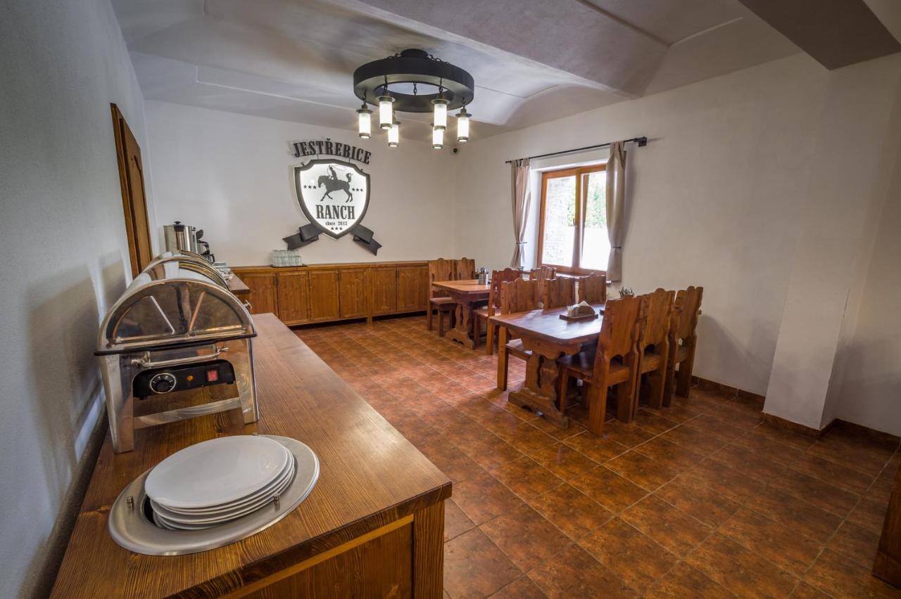 Ranch Jestrebice Hotel Hermanicky ภายนอก รูปภาพ