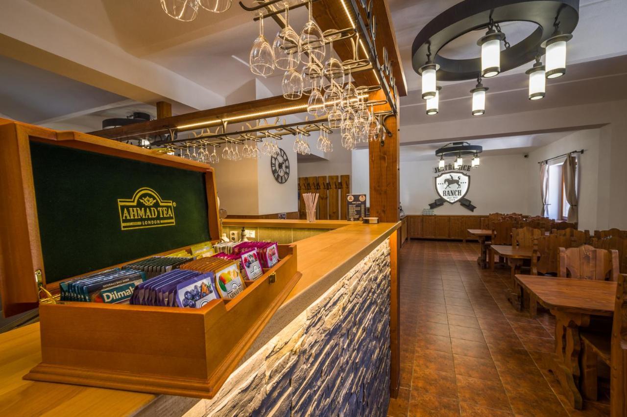 Ranch Jestrebice Hotel Hermanicky ภายนอก รูปภาพ