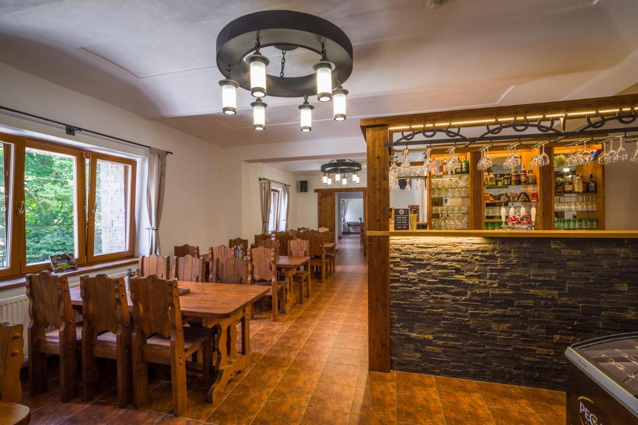 Ranch Jestrebice Hotel Hermanicky ภายนอก รูปภาพ