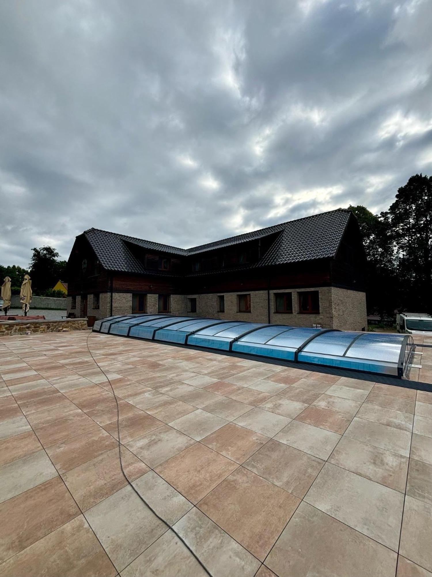 Ranch Jestrebice Hotel Hermanicky ภายนอก รูปภาพ