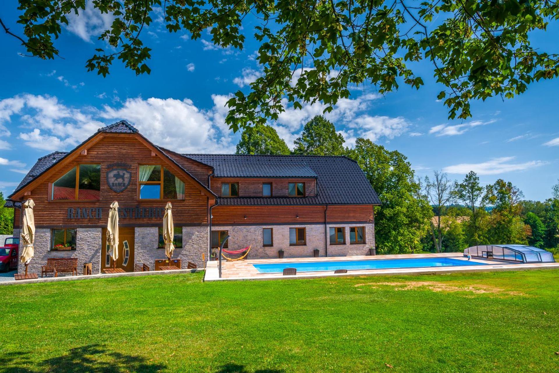 Ranch Jestrebice Hotel Hermanicky ภายนอก รูปภาพ